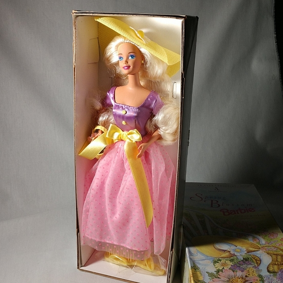 Vintage Avon Barbie 1995 Spring Blossom Barbie Doll - Picture 1 of 11